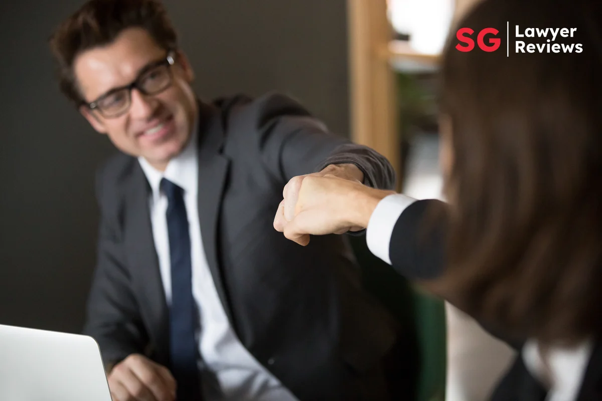 Lawyer Leaving Mid-way a Law Suit